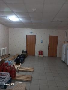 Продажа коммерческой недвижимости Кормиловский. село Борки. ул Советская, 19а Продажа коммерческой недвижимости Кормиловский. село Борки. ул Советская, 19а