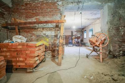 Продажа коммерческой недвижимости Омск. проспект Карла Маркса, 18/1