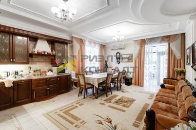 Продажа квартиры Омск. улица Коттеджная, 32