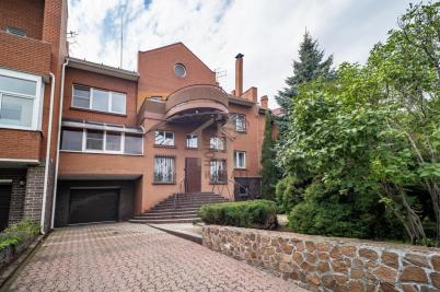 Продажа таунхауса Омск. Суворова ул., 90к7
