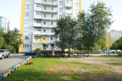 Продажа квартиры Омск. бульвар М.М.Кузьмина, 9