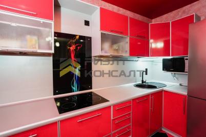 Продажа квартиры Омск. улица Малиновского, 19, к.1