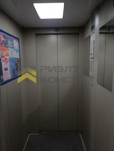 Продажа квартиры Омск. проспект Комарова, 17, к.1