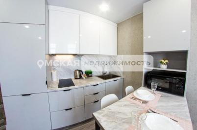 Продажа квартиры Омск. улица Маршала Жукова 156