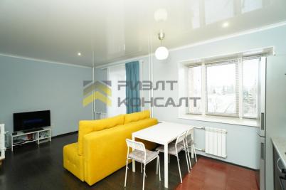 Продажа квартиры Омск. улица Дианова, 9, к.1