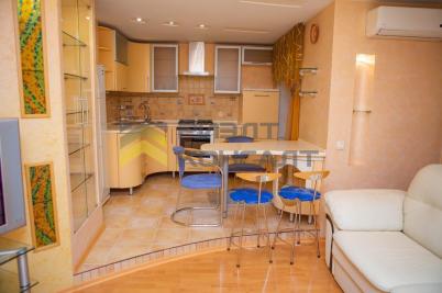 Продажа квартиры Омск. улица Кирова, 16, к.2