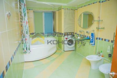 Продажа квартиры Омск. улица Кирова, 16, к.2