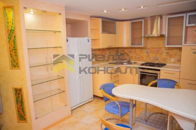 Продажа квартиры Омск. улица Кирова, 16, к.2