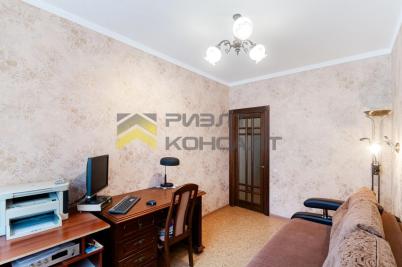 Продажа квартиры Омск. улица Крупской, 9/3